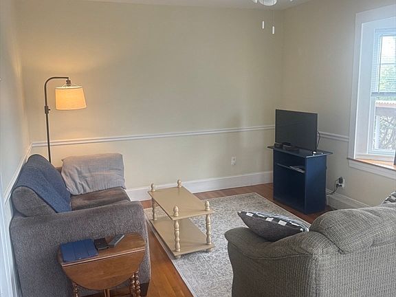 2nd image of 727 Main St #1