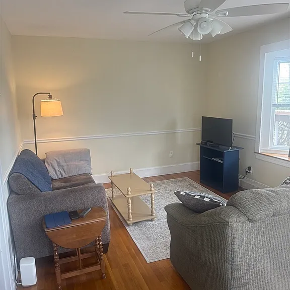 727 Main St #1 — Photo 2