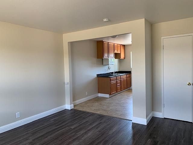 1st image of 447 Clifton Ave APT 4