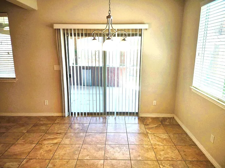 7332 Meadow Sage Dr — Photo 8