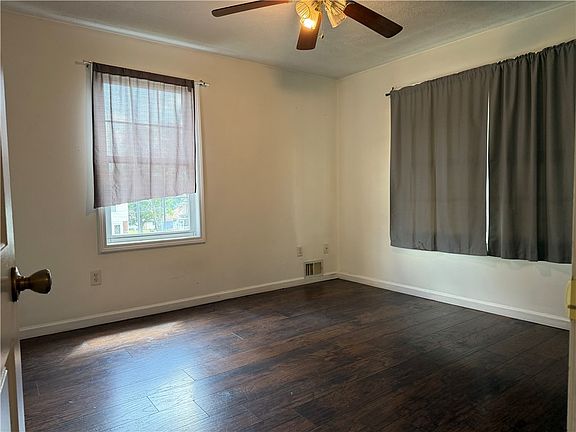 4th image of 133 W Cooper St