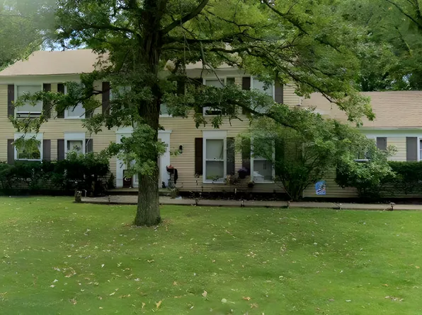 37 Kings Cross Dr, Lincolnshire, IL 60069