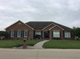 1098 Vossclare Ln, Breese, IL 62230