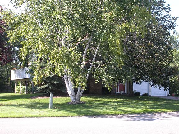 2nd image of 8836 Knollwood Dr