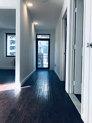 Rented by R New York | media 33