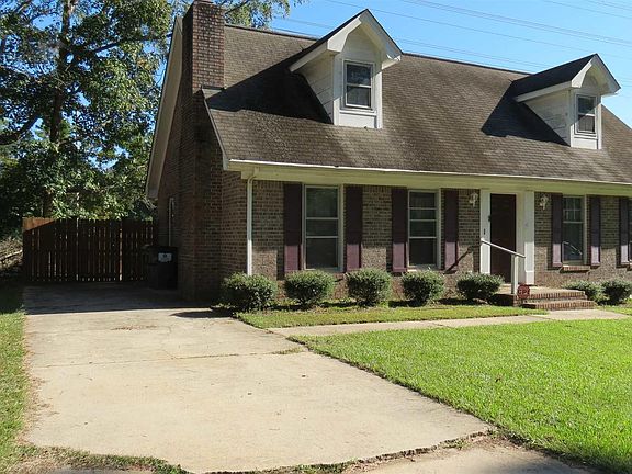 3rd image of 319 Avery Place Dr
