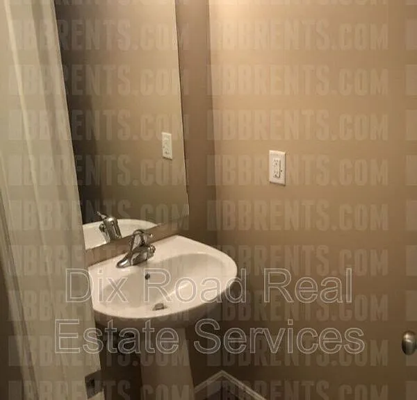 449 Draft Ct — Photo 4