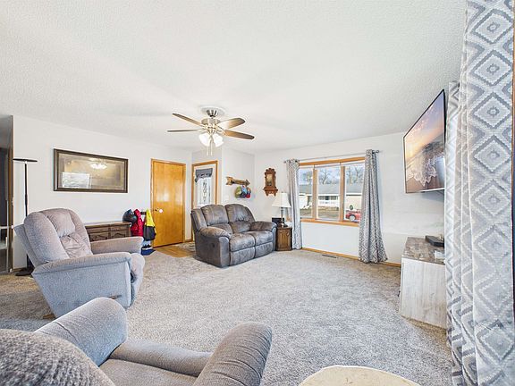 3rd image of 540 West Ave