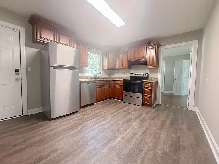 1335 Woodland Ave — Photo 5