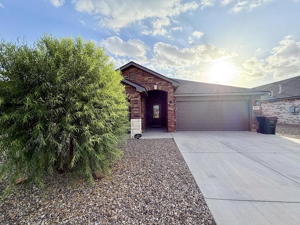4 bed, 2.0 bath, 2070 sqft, $2,800 — Photo 4