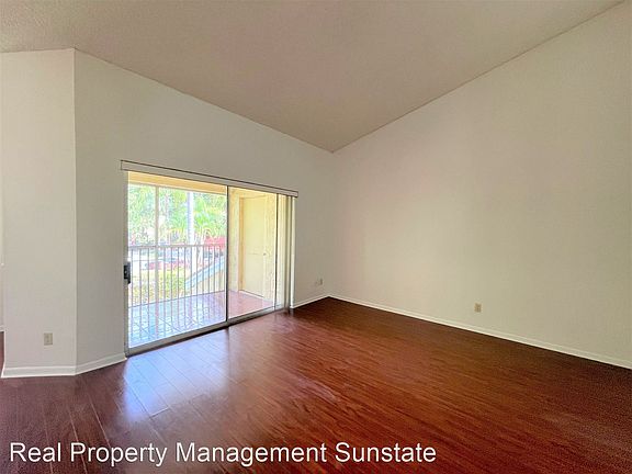 4th image of 934 Coral Club Dr