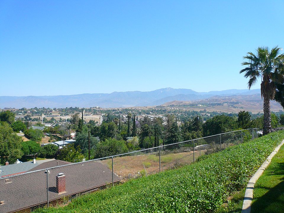 2nd image of 31747 Highview Dr