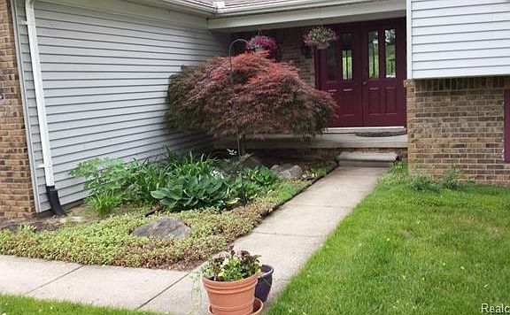 3rd image of 1525 Kings Crown Ct