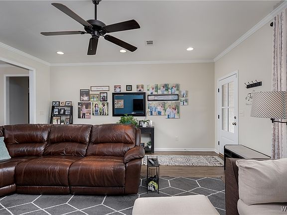 5th image of 635 Camille Ln