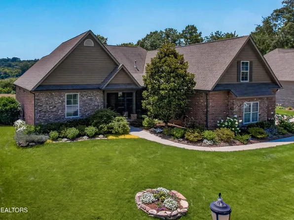 955 Cobblestone Dr, Lenoir City, TN 37772