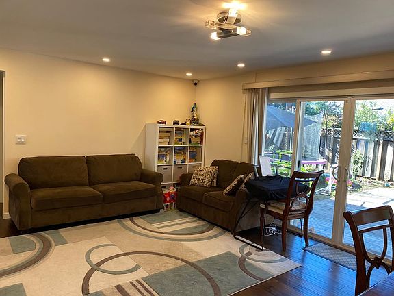 4th image of 437 S Pastoria Ave
