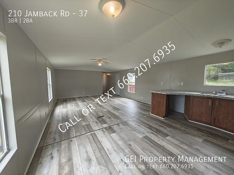 210 Jamback Rd #37 — Photo 5