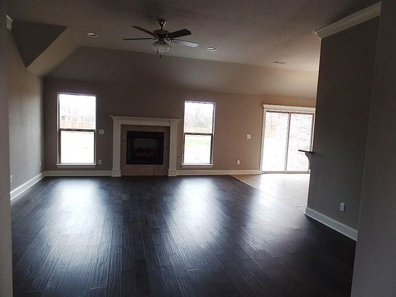 3rd image of 2515 Aspen St