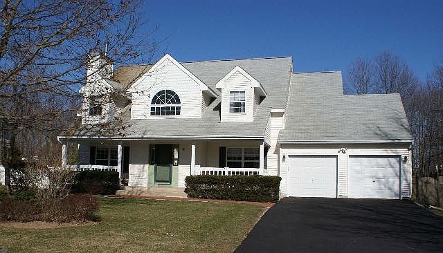 1st image of 11 Club House Ct