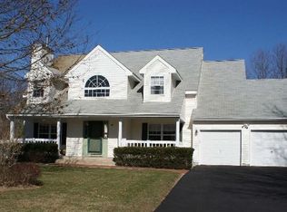 11 Club House Ct, East Setauket, NY