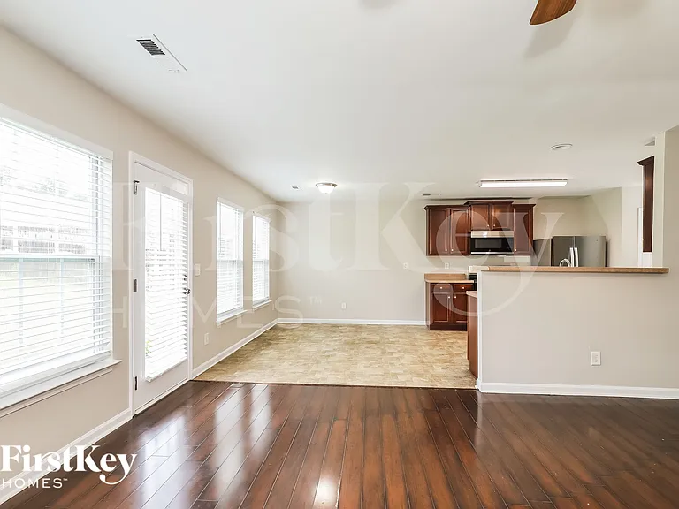 2803 Quail Oaks Dr — Photo 6