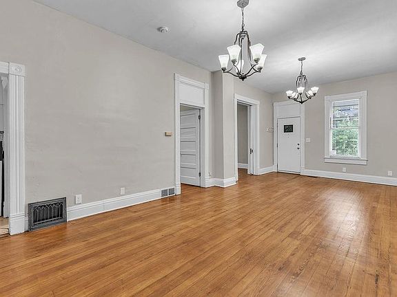5th image of 1620 Faraon St