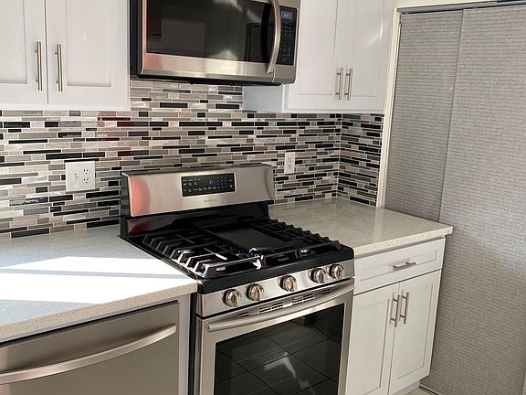 3rd image of 2526 W Avenue 35