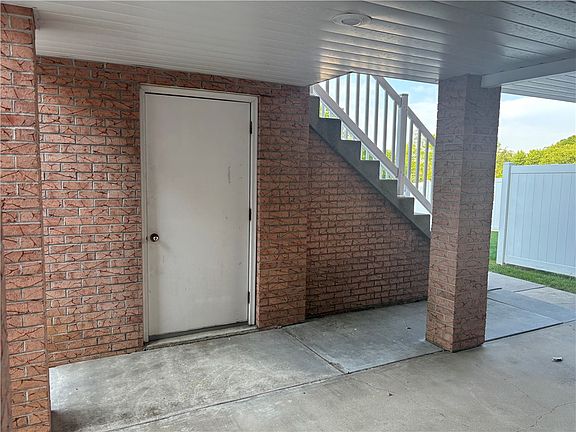5th image of 111 Janyce Dr