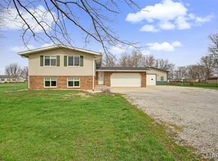 8011 Von Bokel Dr, Breese, IL