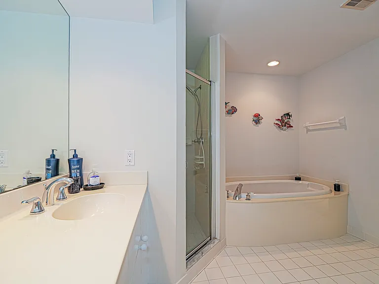 5225 E Harbor Village Dr #303 — Photo 24