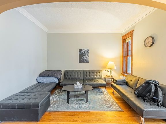 4th image of 428 S Maple Ave APT 1N