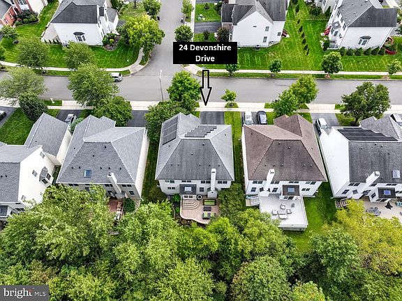 3rd image of 24 Devonshire Dr