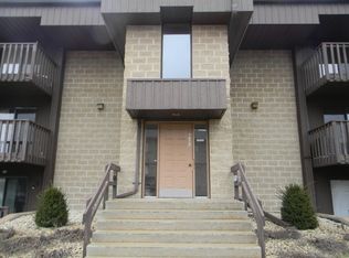 1472 Rock Run Dr #3A, Crest Hill, IL 60403