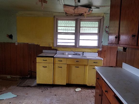 5th image of 830 5th Ave