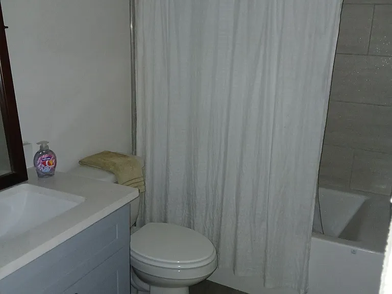 2415 Jennings Ave — Photo 7