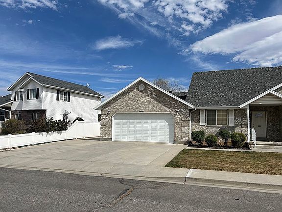 3rd image of 524 N Mitchell Dr