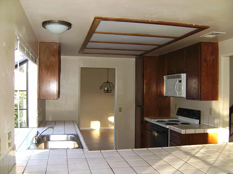 11005 Matinal Cir — Photo 2