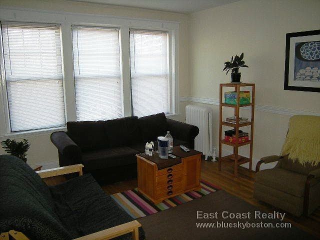 2nd image of 294 Harvard St #10