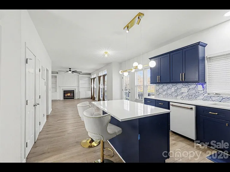 4132 Meadowview Hills Dr — Photo 9