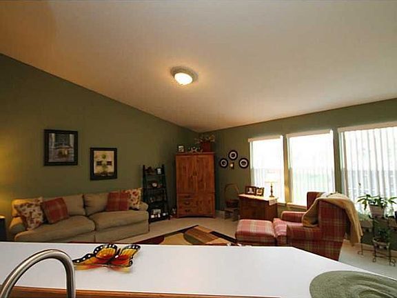 4th image of 1330 Mayapple Dr