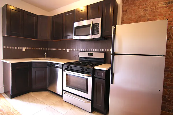 Rented by New Amsterdam Realty Group | media 25