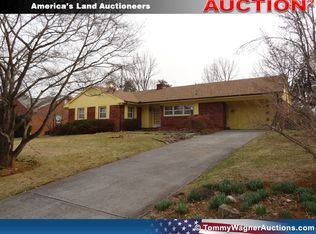 2208 Forest Dr, Waynesboro, VA 22980