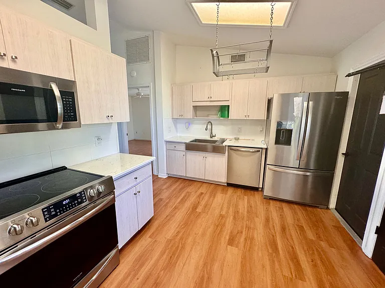 36703 Sandy Ln — Photo 3
