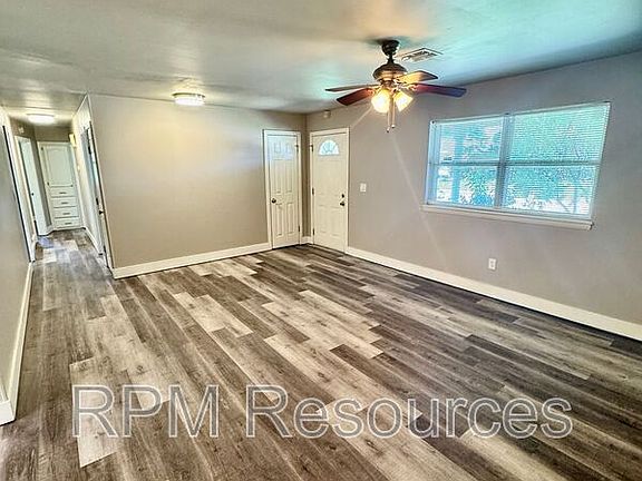 3rd image of 2308 Elwood Dr
