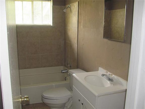 4th image of 1125 Powell Cir
