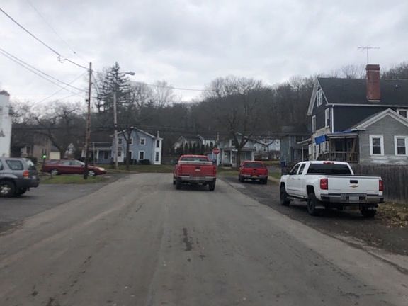4th image of 115 Throop St