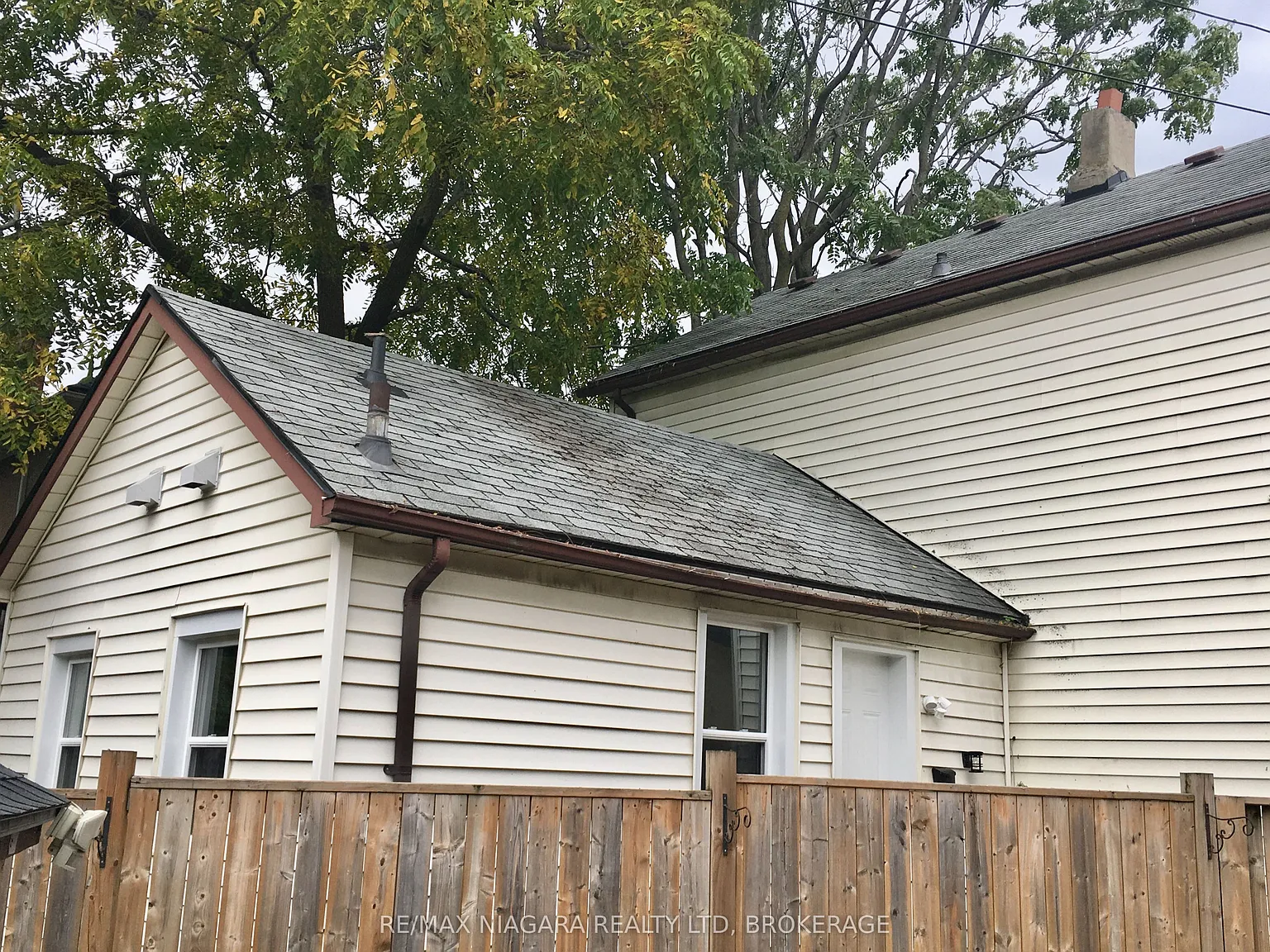 1 bed, $1,333 — Photo 4