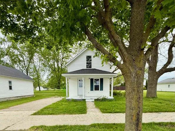 555 N Midland St, Merrill, MI 48637