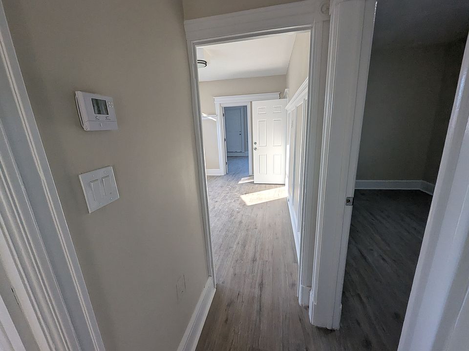 Hallway with temperature control.