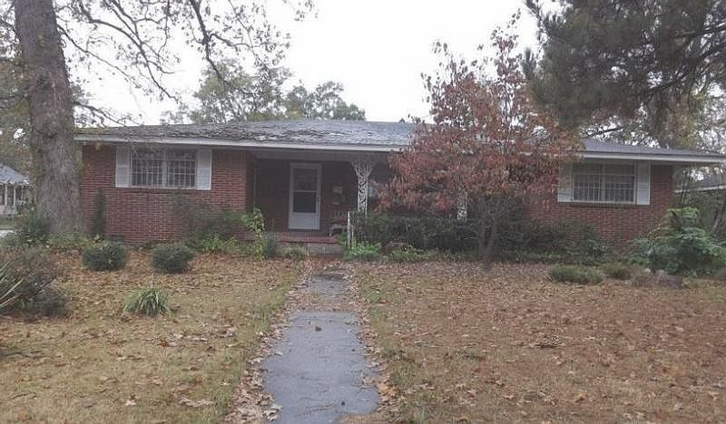 1st image of 1620 S Poplar St